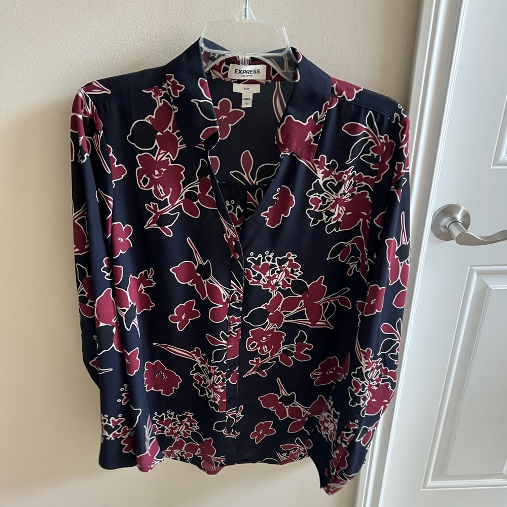 EXPRESS PATTERNED BUTTON UP L